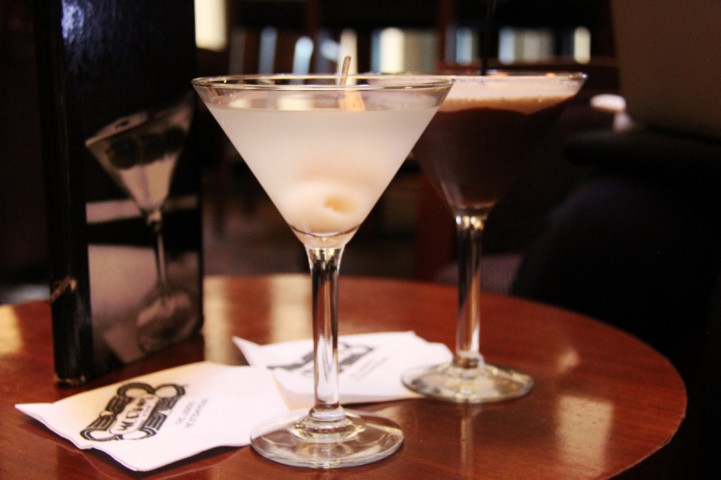 brasserie-LE LAVANDOU-min_martini_bar_lychee_chocolate_alcohol_liquor_happy_hour_happy-910161